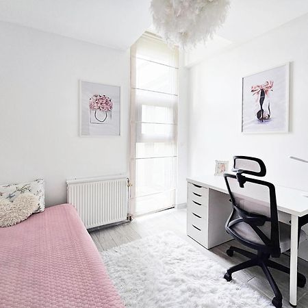 Bed & Breakfast - Entre Paris & Disneyland Apartment Роаси-ан-Бри Екстериор снимка